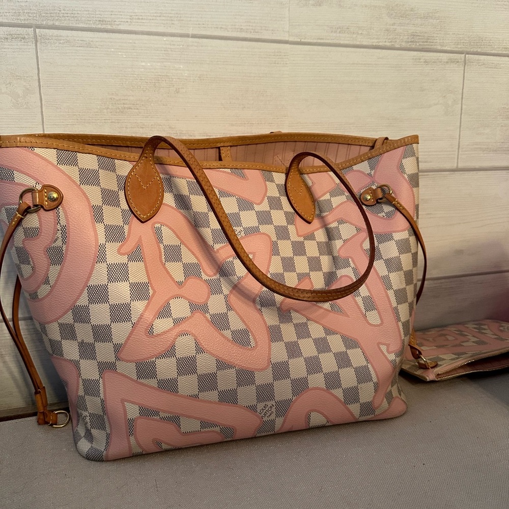 Louis Vuitton never full